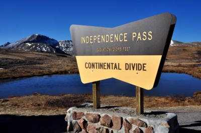 Through which national park does the Continental Divide not pass?