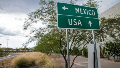 What is one U.S. state that borders Mexico?