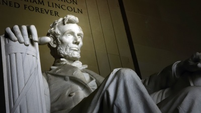 When the Civil War began, who declined President Lincoln's offer to field command of the army?
